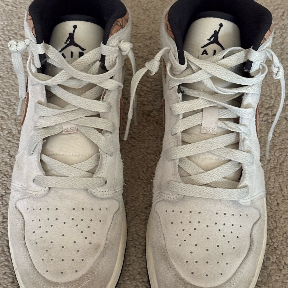 Jordan Kids Shoes in White and Tan